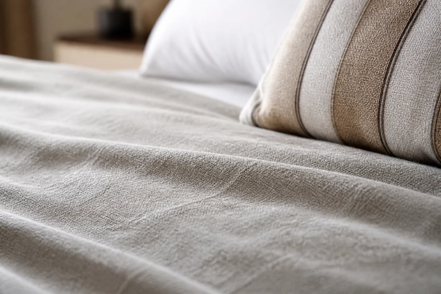 Bedroom & suite detail 1